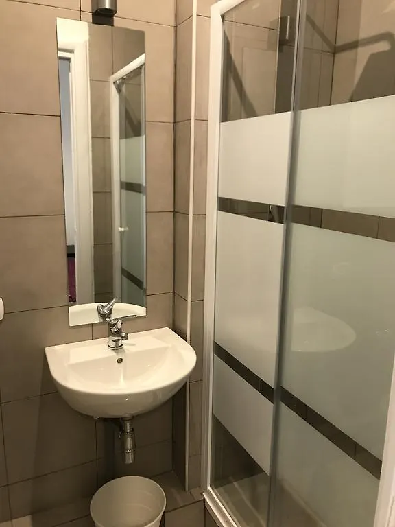 Cavour 124 -Guest-Room- Bari 2*,